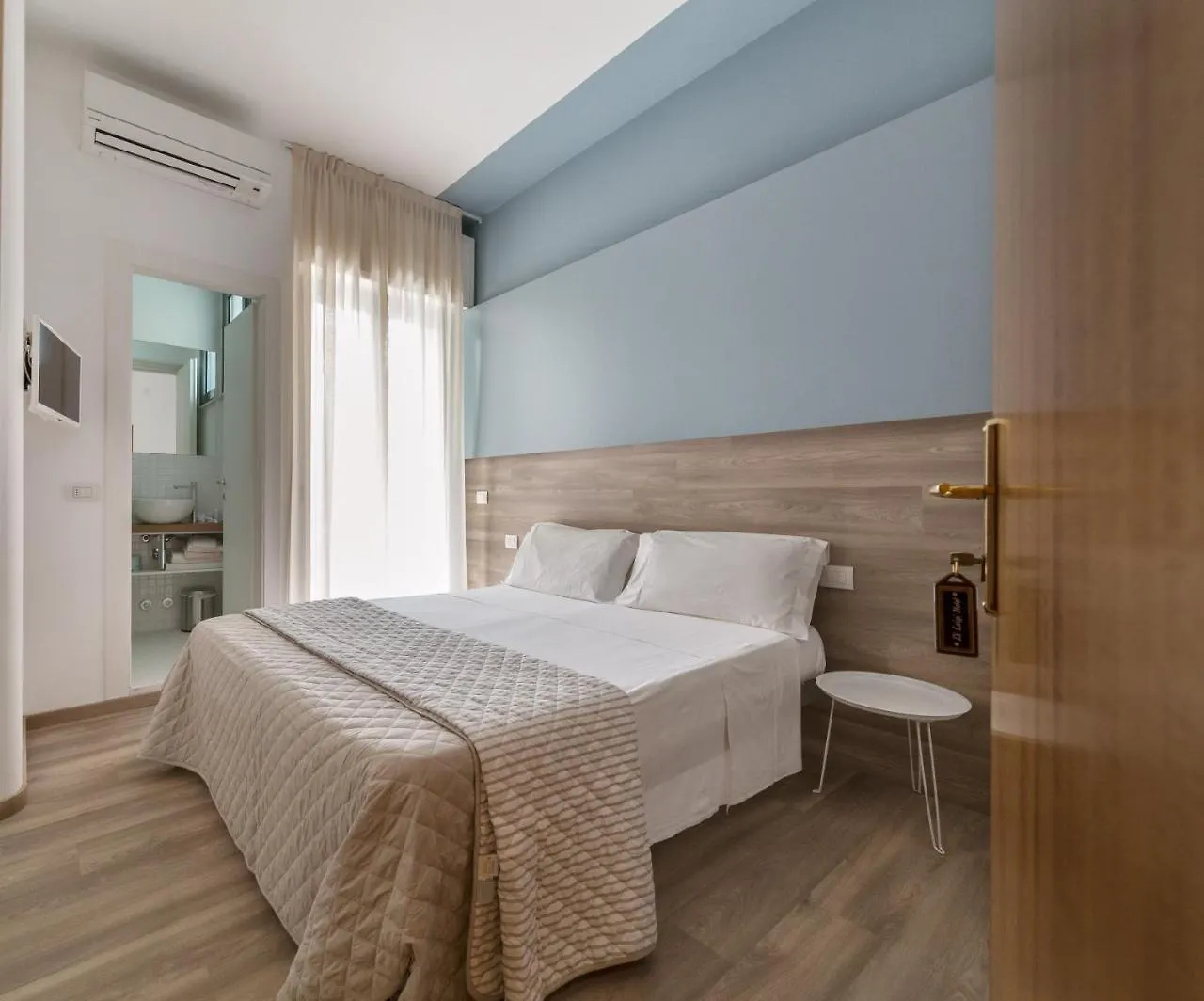 Hotel di Luigi Riccione 2*,  Italia